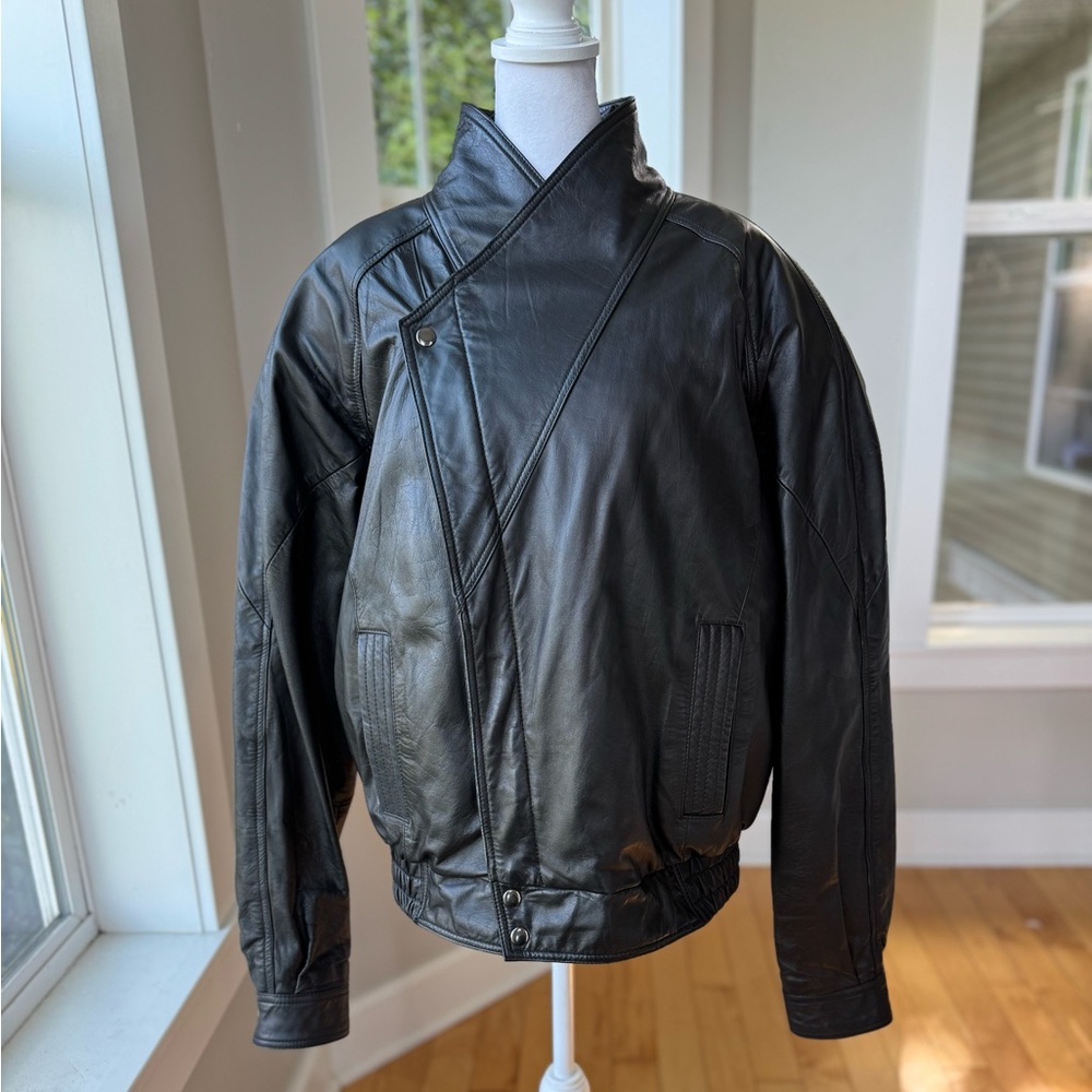 Vintage 80s Bermans Black Leather Bomber Jacket Thinsulate Lined Sz Medium Tall